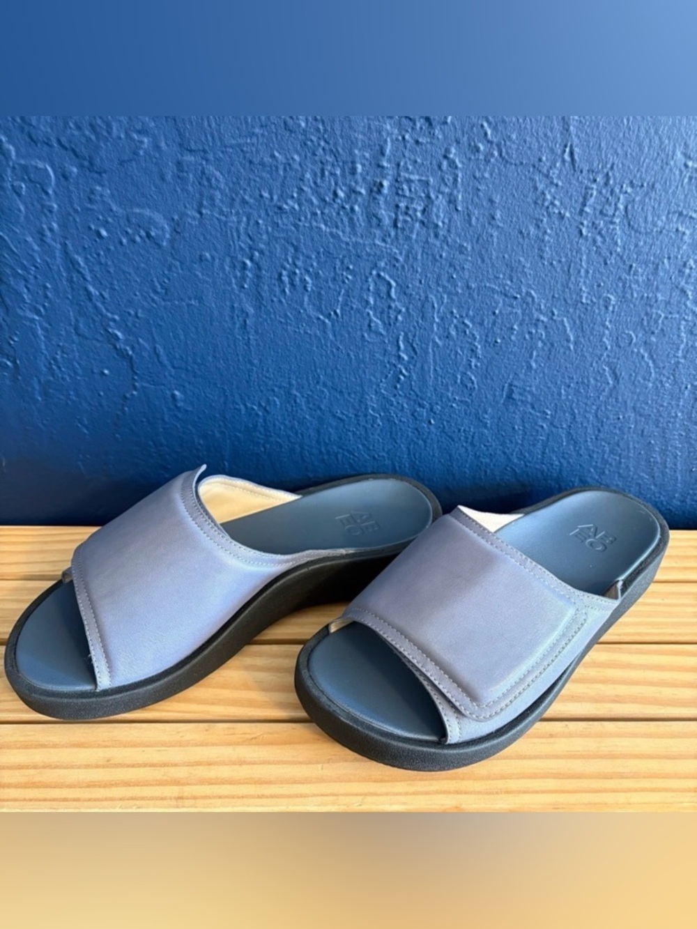NWOT ABEO Paige 3122 Women Blue Gray Leather Slide Sandals Sz 8 NEUTRAL